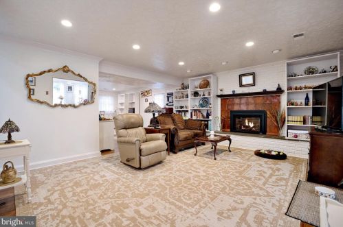 15300 Beaufort Pl, Silver Spring MD  20905-4202 exterior