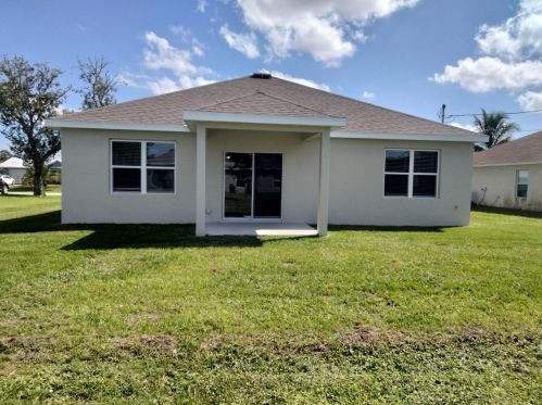 368 Camrose St, Fort Pierce FL  34983-1530 exterior