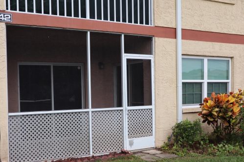 1542 Royal Green Cir, Fort Pierce FL  34952-7624 exterior