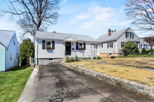 10 Autumn St, Norwalk, CT 06850-2502