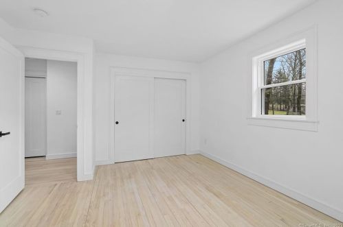 37 Walnut Hill Rd, Ridgefield CT  06877-2906 exterior