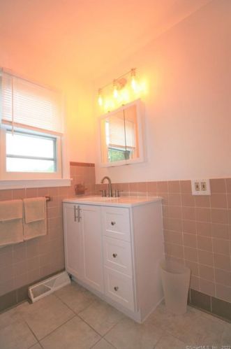 2584 Mtn Rd, Torrington CT 06790-2709 exterior