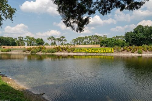 5616 Whisperwood Blvd, Naples FL 34110-2314 exterior