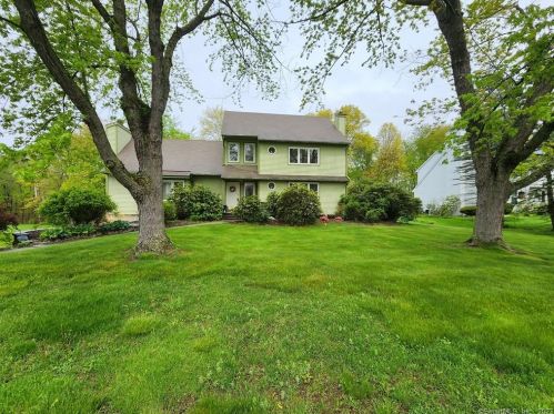 14 Derek Ln, Windsor, CT 06095-1757