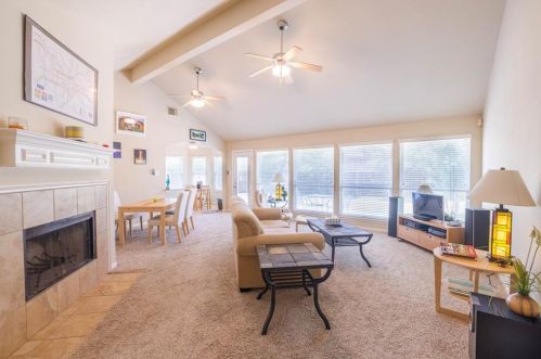 1716 Camas Dr, Austin TX exterior