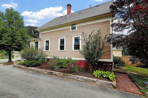 29 Lorimer Ave, Providence, RI 02906-3604