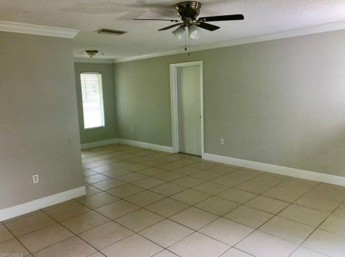 7 Maui Cir, Naples, FL 34112-3722