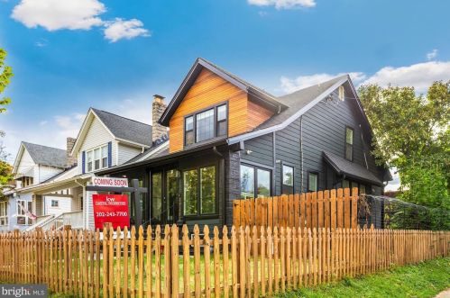 2928 17th St, Washington, DC 20018-1826