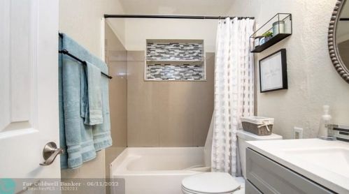 8580 12th St, Hollywood FL  33024-4851 exterior