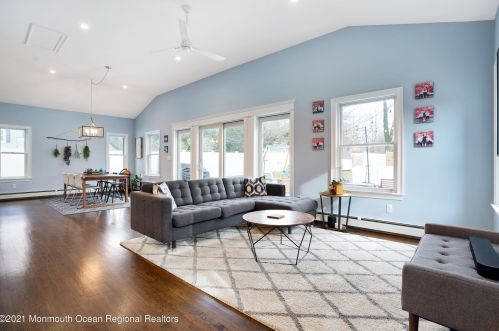 30 Cardinal Rd, Middletown NJ 07748-3262 exterior