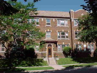 2443 Cramer St, Milwaukee WI  53211-4314 exterior