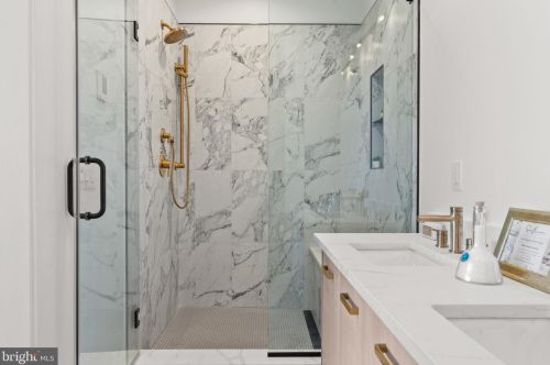 662 13 St, Philadelphia PA 19123-0024 exterior