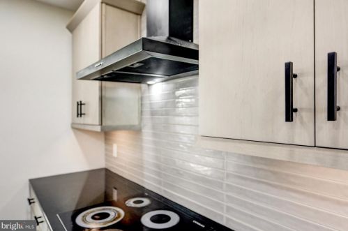 3075 Essex Pl, Lancaster PA  17601-1612 exterior