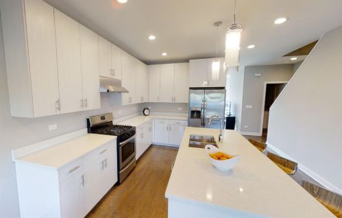 2553 Hillock Ave, Chicago IL 60608-5736 exterior