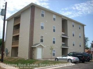 813 Robberson Ave, Springfield MO  65806-3217 exterior