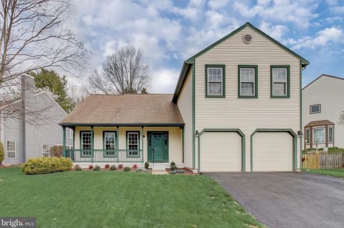 3021 Emerald Chase Dr, Herndon, VA 20171-2336