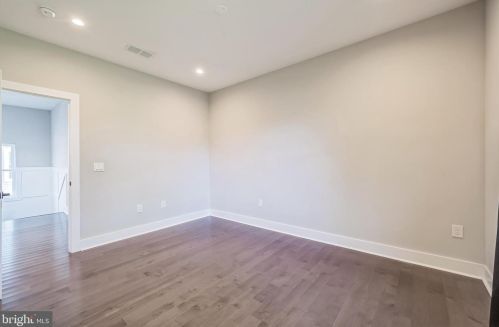 708 Caledonia St, Philadelphia PA 19128-1100 exterior