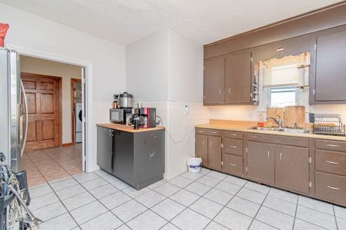 13 Ashwood St, Worcester MA 01604-3831 exterior