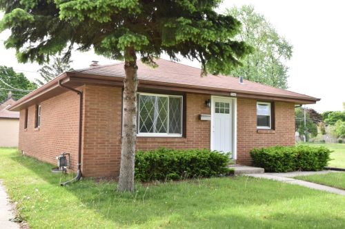 3942 Troy Ave, Milwaukee WI 53235-4826 exterior