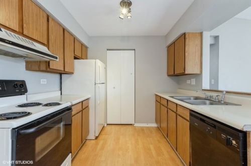 645 Virginia Rd, Bull Valley, IL 60014-7979