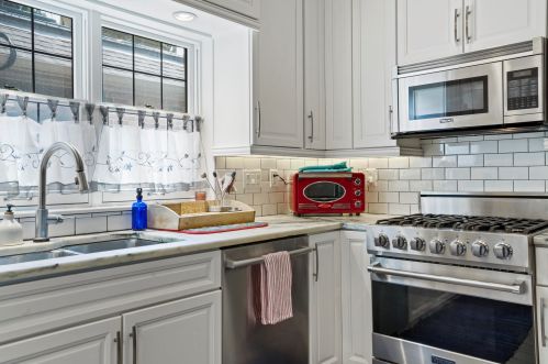 2723 Edgewood Ave, Milwaukee WI  53211-2913 exterior