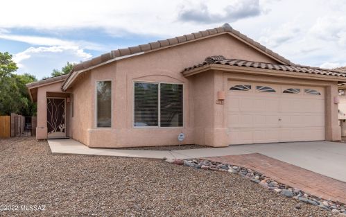 8885 Majestic Mountain Dr, Tucson AZ 85742-4503 exterior