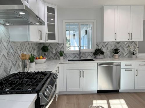 1401 Garland Ave, Tustin CA  92780-3821 exterior