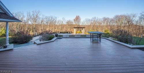 752 Ridge Road Ter, Kinnelon NJ  07405-2132 exterior