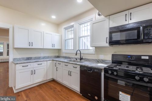 1611 25th St, Washington DC 20020-5361 exterior