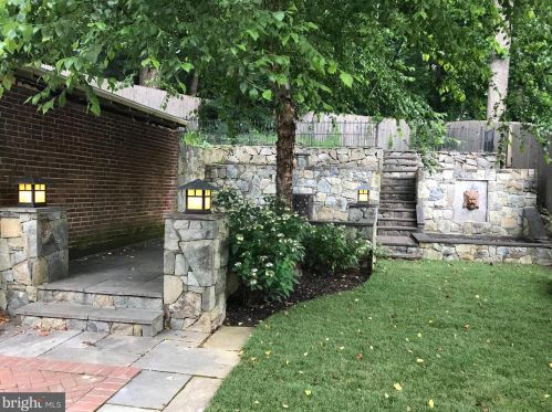 7426 Piney Branch Rd, Silver Spring MD 20901-4352 exterior