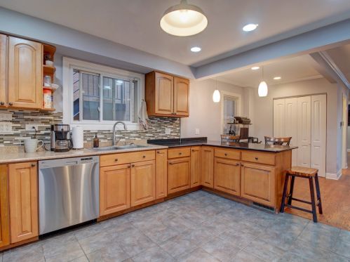 3050 Oakley Ave, Chicago IL 60636-3633 exterior