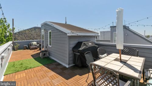 1503 19 St, Philadelphia PA 19145-1440 exterior