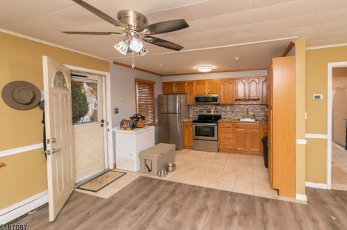 150 Madison Trl, Hopatcong NJ  07843-1519 exterior