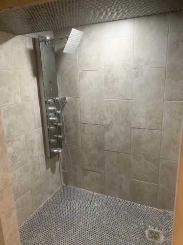 9319 Cregier Ave, Chicago IL 60617-3631 exterior