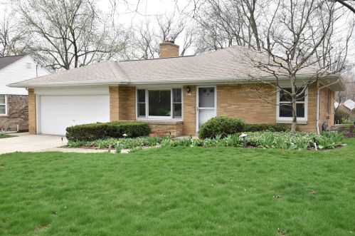 4053 111th St, Milwaukee, WI 53222-1105