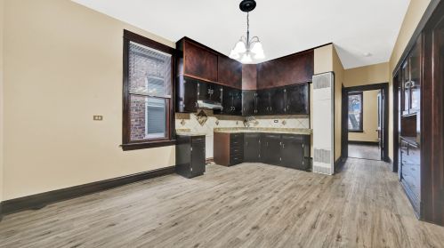 2743 Avers Ave, Chicago IL 60805-1436 exterior