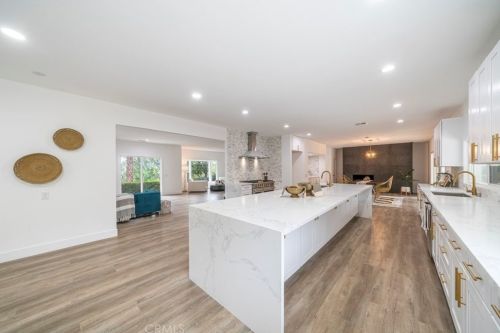 2225 Da Vinci Dr, Riverside CA  92506-5501 exterior