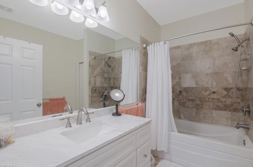 7782 Berkshire Pne Dr, Naples FL 34104-9487 exterior