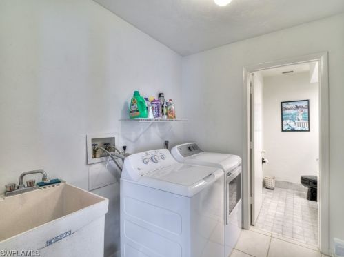 10757 Winterview Dr, Naples FL 34109-1516 exterior