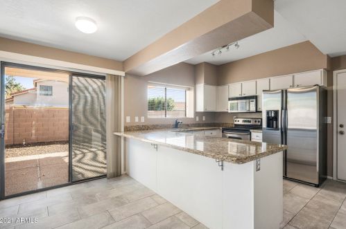 4523 Bluefield Ave, Phoenix AZ 85032-1420 exterior