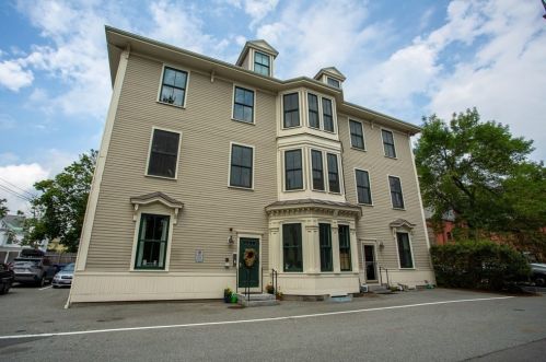 17 North St, Salem, MA 01970-4067