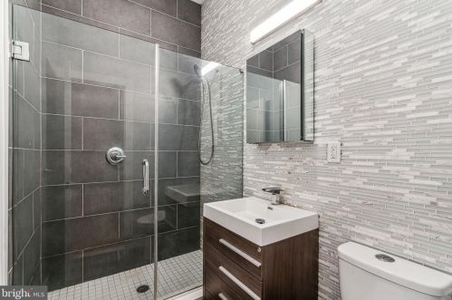 3144 Broad St, Philadelphia PA 19123-0032 exterior