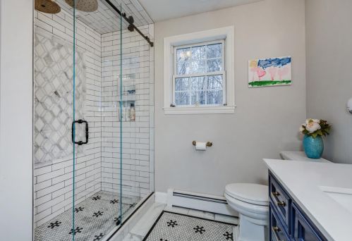 16 Shenandoah Dr, Concord NH  03301-7920 exterior