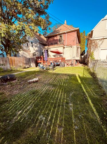 1261 36, Milwaukee WI 53215-1437 exterior