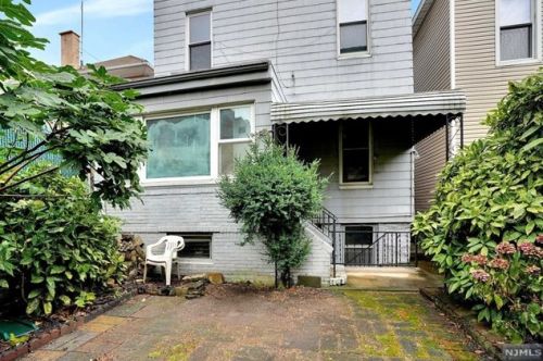 119 Hauxhurst Ave, Union City NJ 07086-6838 exterior