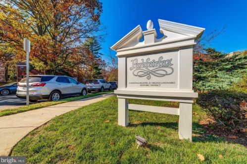 1240 Martha Custis Dr, Alexandria VA  22302-2016 exterior