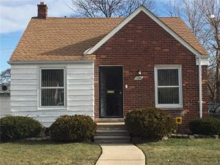 19786 Santa Barbara Dr, Detroit MI  48221-1649 exterior