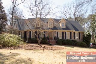 2529 Old Oak Ln, Birmingham, AL 35243-4426