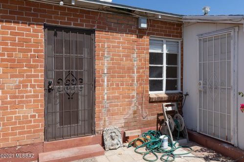 1710 Grant Rd, Tucson AZ 85712-2237 exterior