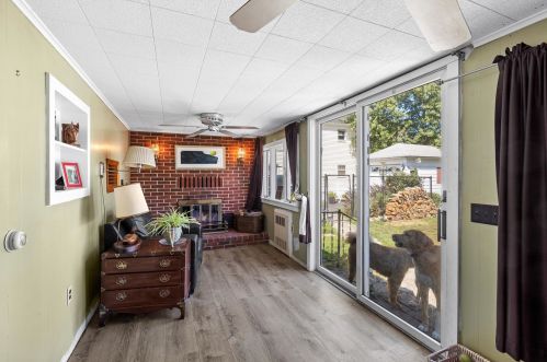 33 5th St, Dover NH 03820-2948 exterior